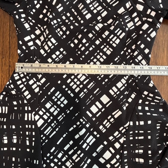 Rabbit Rabbit Rabbit lined black and white geometric lined dress sz 12 - Picture 15 of 16